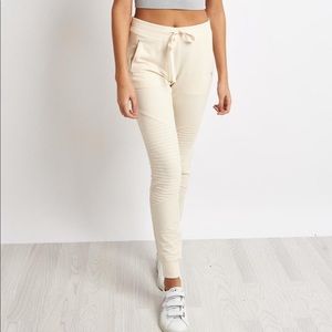 NWT Alo Yoga Urban Moto Sweatpant